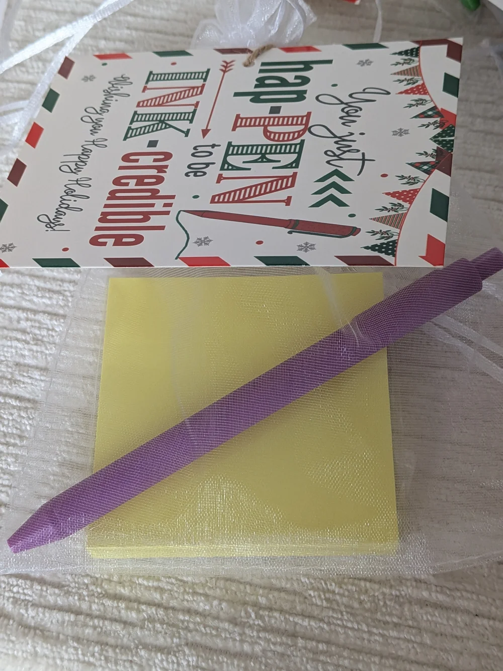 Pen With Pad  Gifts Set Of 9— With Large Card Wishing Happy Holidays